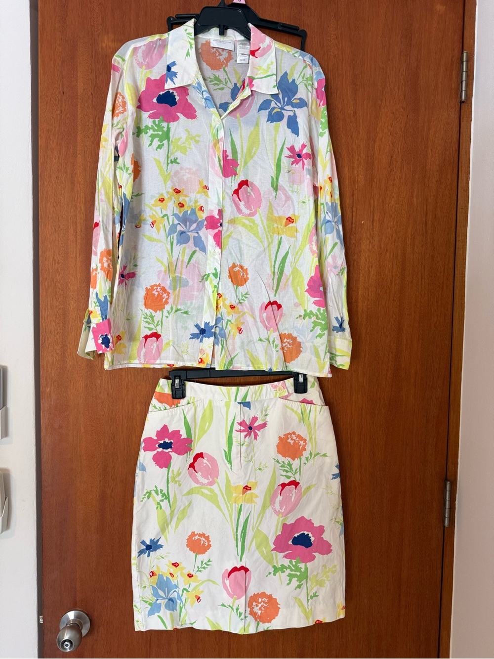 Vintage Liz Claiborne White Floral 100% Cotton Button Down Top